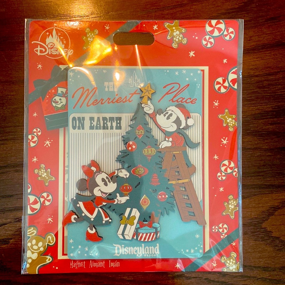 Disneyland Mickey and Minnie Christmas magnet NWT